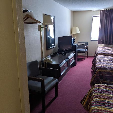 Super 8 By Wyndham Shelbyville Exterior foto