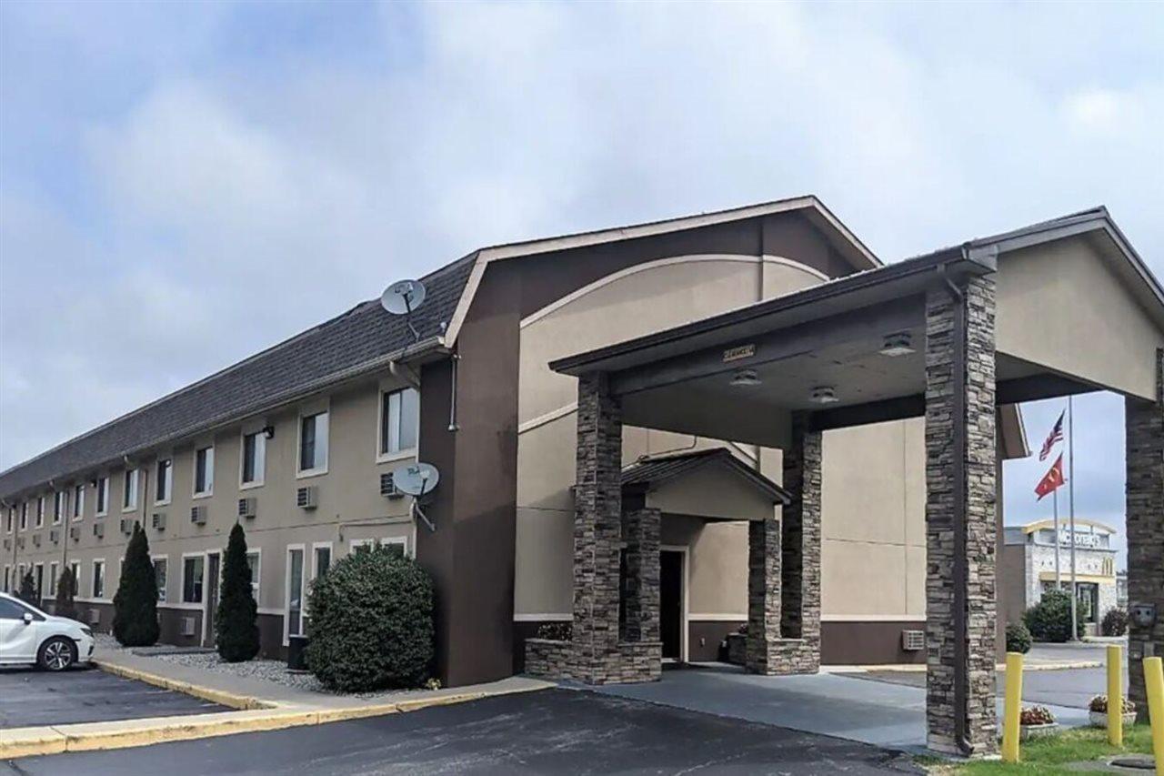 Super 8 By Wyndham Shelbyville Exterior foto