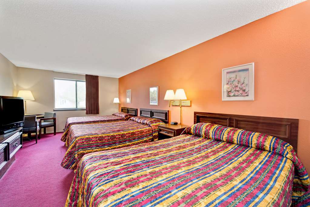 Super 8 By Wyndham Shelbyville Habitación foto