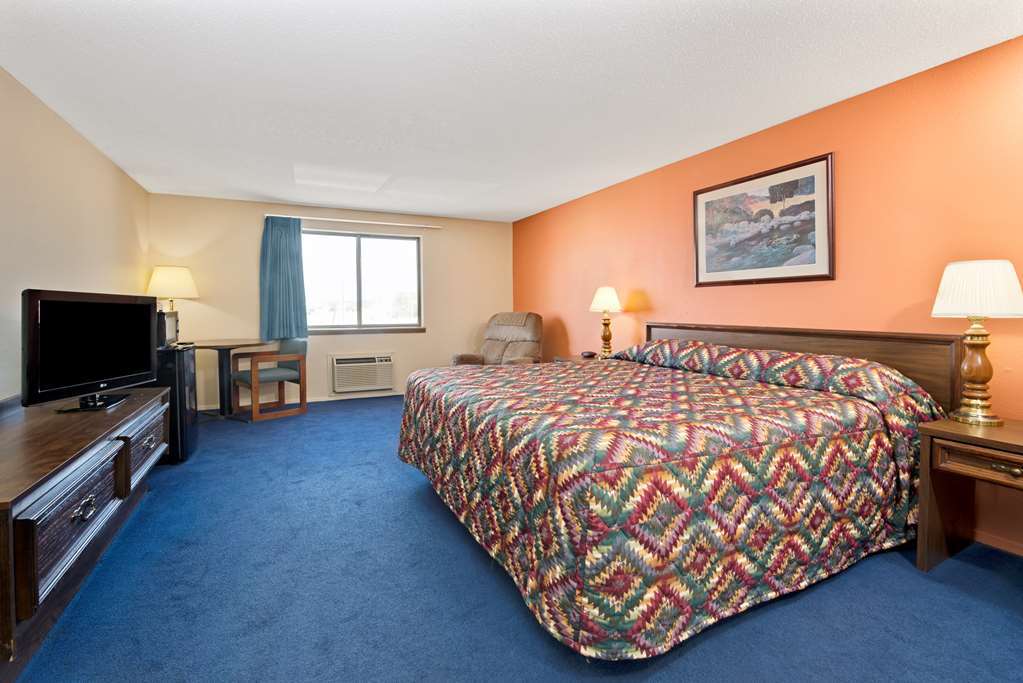 Super 8 By Wyndham Shelbyville Habitación foto